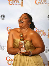 高清组图：摩尼克获最佳女配角 妮可-基德曼道贺