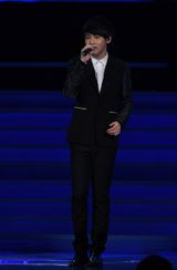 组图：群星献唱中歌榜 韩庚潘玮柏劲歌热舞