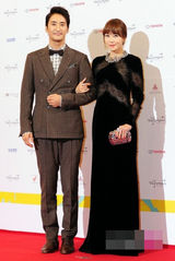 组图：大钟电影节红毯 申贤俊金正恩着装庄重