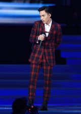 组图：群星献唱中歌榜 韩庚潘玮柏劲歌热舞