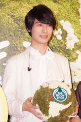 组图：严爵聊理想女友条件 失落未入围金曲奖