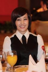 高清：高圆圆刘晓庆助阵慈善大典 董洁夫妇恩爱登场