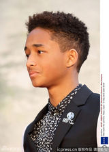 组图：威尔-史密斯携14岁幼子做宣传大秀父子情