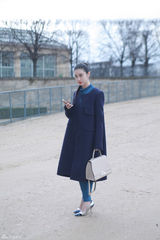 组图：张辛苑亮相巴黎时装周 4套造型出席活动