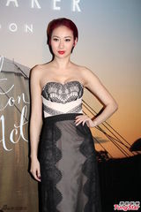 组图：杨怡整容罗仲谦斥失实 文咏珊抹胸裙滑落