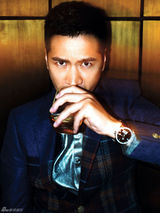 组图：何晟铭携性感女郎演绎不羁绅士