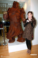 幻灯组图：丁子高情人节陪家人 杨千嬅虎年暂不添丁