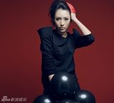 组图：王梓诺登杂志封面 性感扮嫩都给力