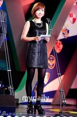 组图：G.NA韩智宇等参加韩国足球联赛年终颁奖礼