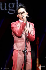 组图：林宥嘉为公益开唱 翻唱张学友《李香兰》