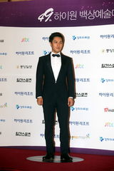 组图：众星亮相韩国百想艺术大赏