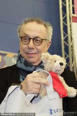 组图：柏林电影节发布会 主席科斯里克现身