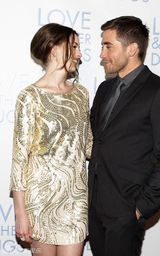 高清：《爱情灵药》亮相悉尼 海瑟薇吉伦哈尔秀默契