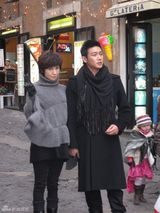 组图：陆毅鲍蕾悠闲享受罗马假日 带你玩转意大利