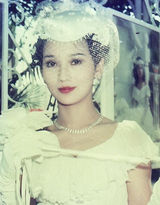 组图：赵雅芝海量旧照 少女时代亭亭玉立初现巨星相