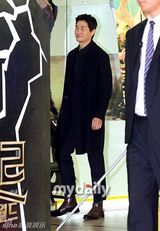 组图：李玹雨撑《结婚前夜》李准带可乐当观众