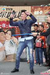 组图：岑丽香开心拍古装剧 米雪将性感演粤剧