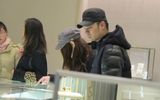 组图：陈赫携女友挑选钻戒疑似好事将近