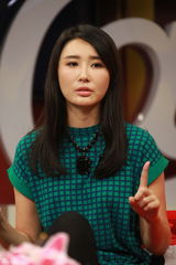 组图：《抹布女》海清张译吕夏做客新浪