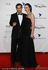 幻灯图：群星柏林出席电影活动 女星盛装亮相抢镜