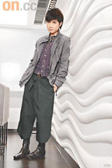 幻灯图：古巨基升级做老板 大赞绯闻女友兼助手