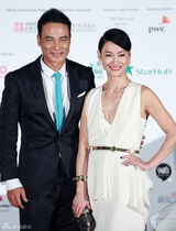 组图：亚洲电影大奖红毯春色浓 众女星挤胸露腿