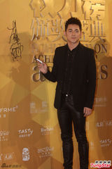 组图：Angelababy美艳秀香肩 张亮吴奇隆拼人气