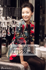 幻灯图：率真柯蓝时尚写真 知性做主持摇滚做女人