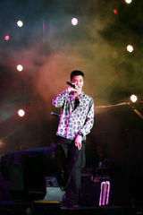 组图：热波音乐节首日 曲婉婷黄立行等献唱