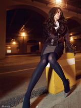 高清组图：尹恩惠冬日变装秀 红唇如火身材姣好