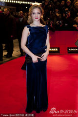 组图：《漂亮朋友》首映 克里斯蒂娜似银色美人鱼
