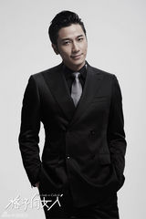 组图：《格子间女人》曝光大片 众主创西装抢眼