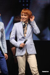 组图：韩组合ZE:A香港开唱 劲歌热舞HIGH翻全场