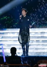 组图：容祖儿刘浩龙同台相亮 林峰否认同居