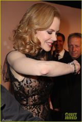 组图：妮可-基德曼穿蕾丝透视裙捞金性感妩媚