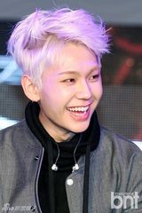 组图：韩男团BTOB新专辑回归首唱表演新歌