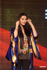 组图：范冰冰大呼我爱姚晨 为中国奥运健儿加油