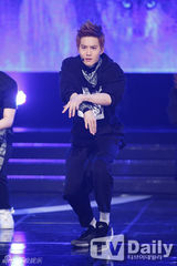 组图：韩团EXO等《MCD》劲舞 SISTAR夺冠