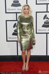 组图：瑞塔-欧拉电光绿裙耀眼显丰满身材