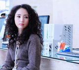 高清图：《美女如云》董璇卷发尽显十足女人味