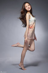 组图：叶熙祺大尺度“轻装上阵” 化身冬日女神