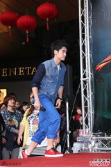 组图：刘诗诗胡歌亮相 蒋劲夫帅气娜扎美艳