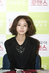 高清组图：宋钟基韩艺瑟新片《攒钱罗曼史》试映会