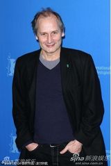 高清：《嗜睡病》媒体发布会 简妮-席丽获导演护花