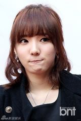 组图：女团Stellar举办粉丝签名会笑容甜美