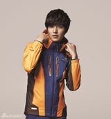 高清图：李敏镐允儿情侣运动写真活力四射