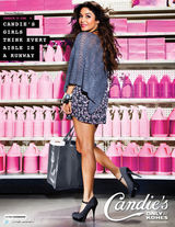 组图：凡妮莎性感比基尼展别样诱惑 招牌笑容迷人