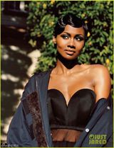 组图：雷德梅尼与马灵《W》大片演绎田园风情