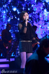 组图：中歌榜现场众星劲歌热舞热力四射