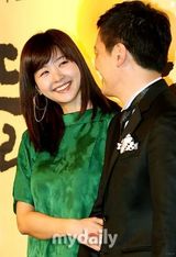 幻灯图集：《蒲公英家族》发布会 讲述中产家庭故事